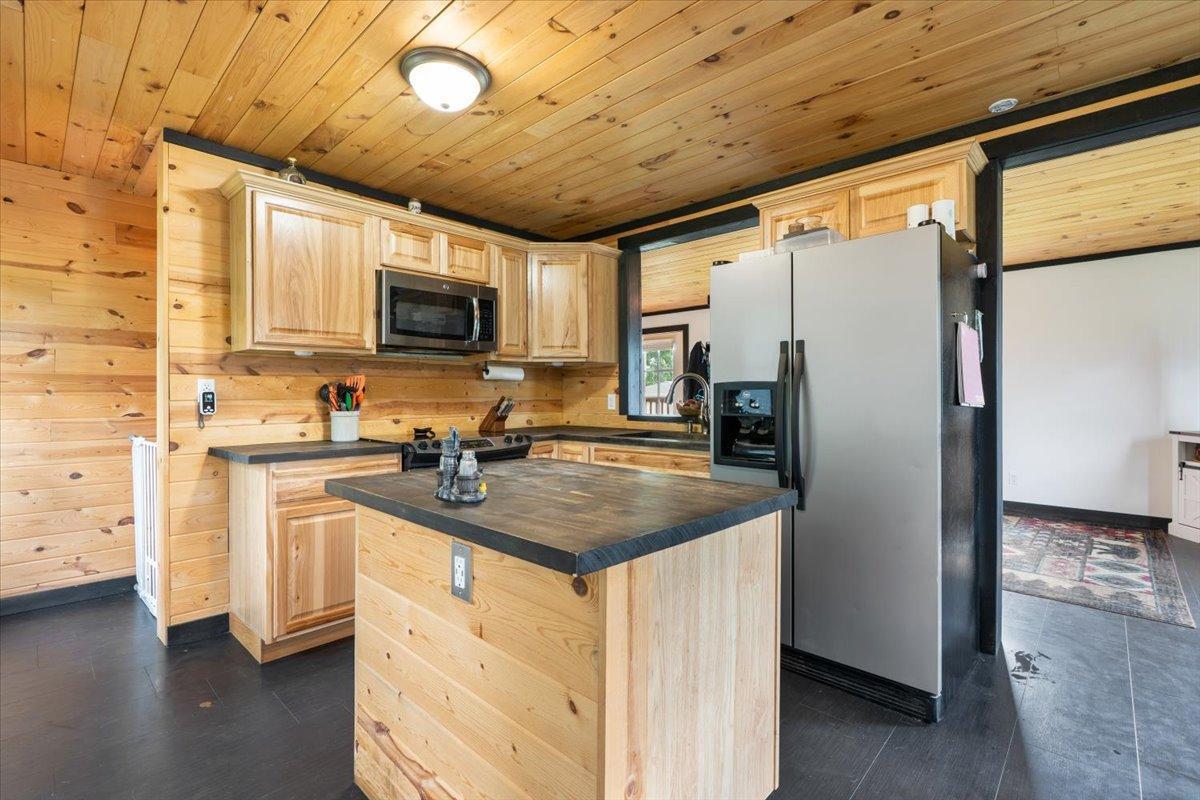 Kitchen island