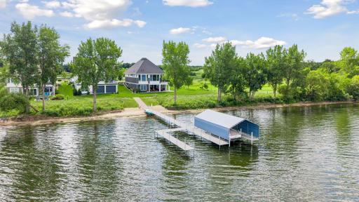 161 Lakeshore Circle, Waconia, MN 55387