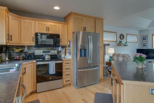 1087 Parkway Lane, West Fargo, ND 58078