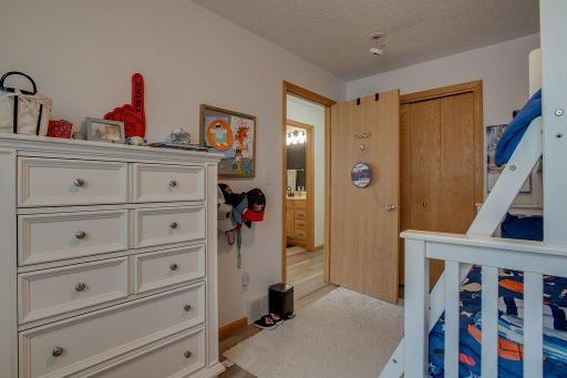 1087 Parkway Lane, West Fargo, ND 58078