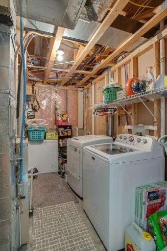 1087 Parkway Lane, West Fargo, ND 58078