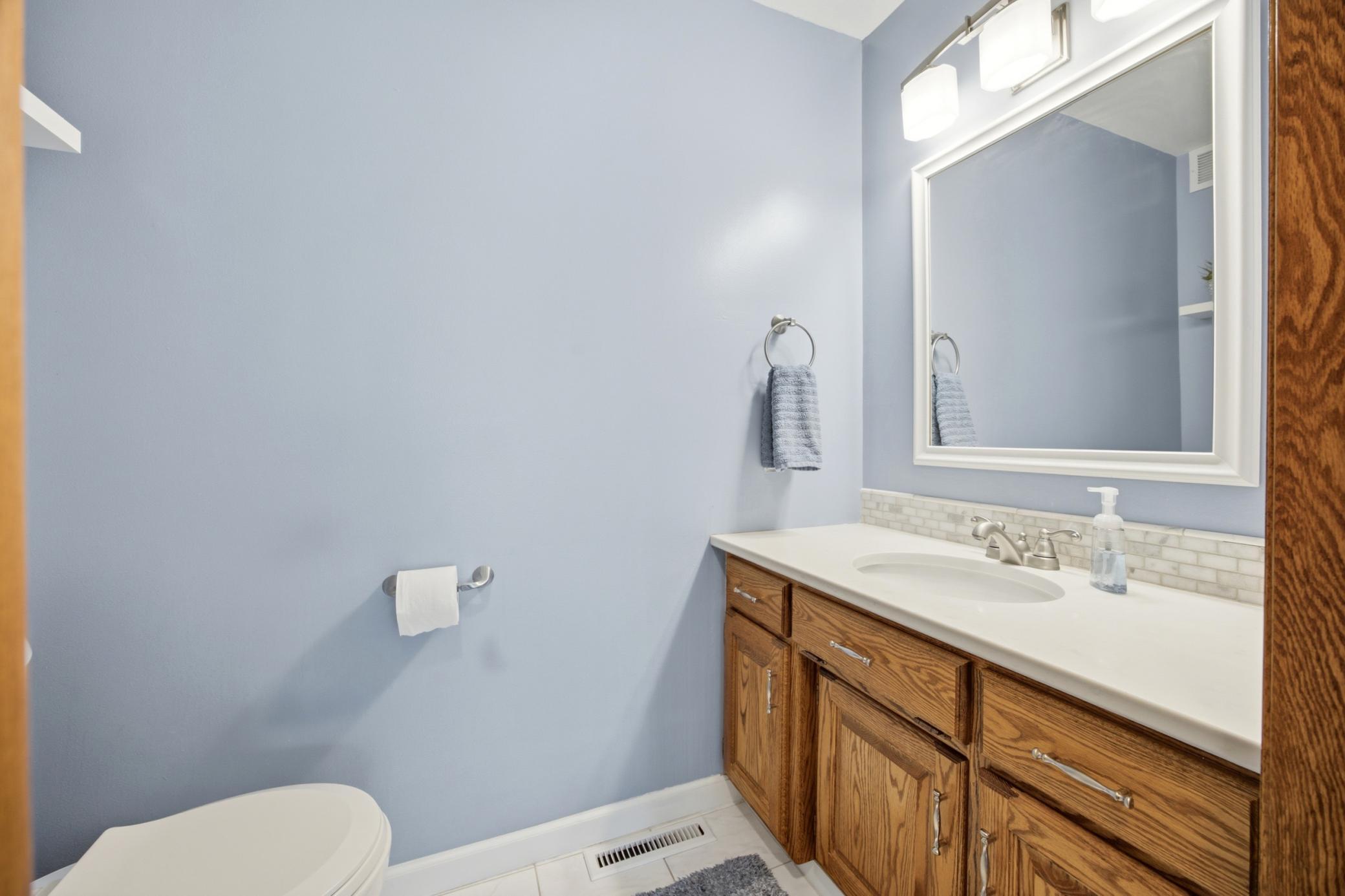 1/2 Bath (Main Floor)