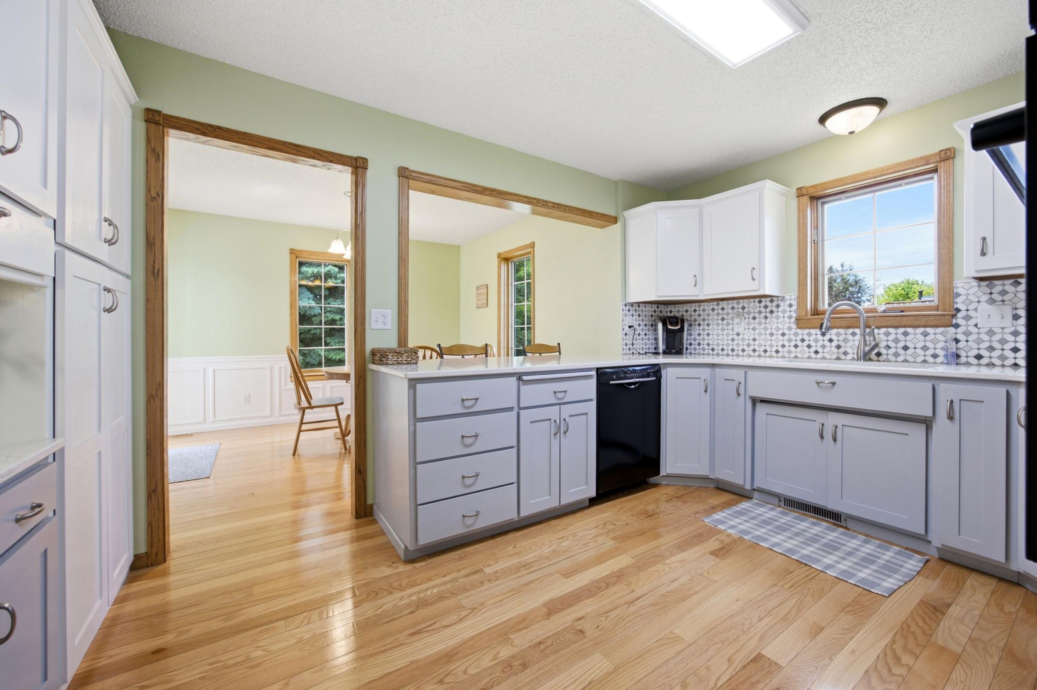 Kitchen w/Tons of Cabinet Storage!