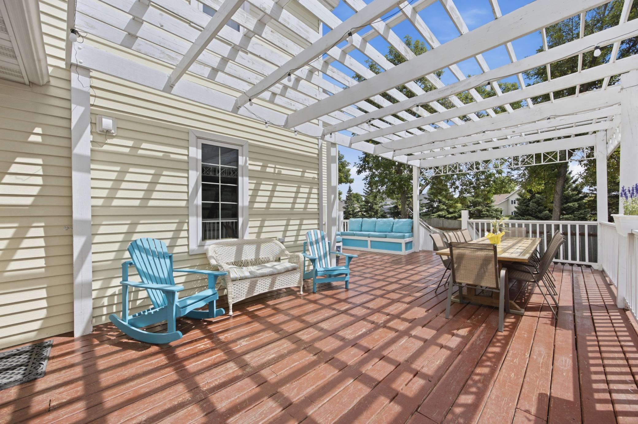 Rear Deck w/Direct Access to Dining/Kitchen