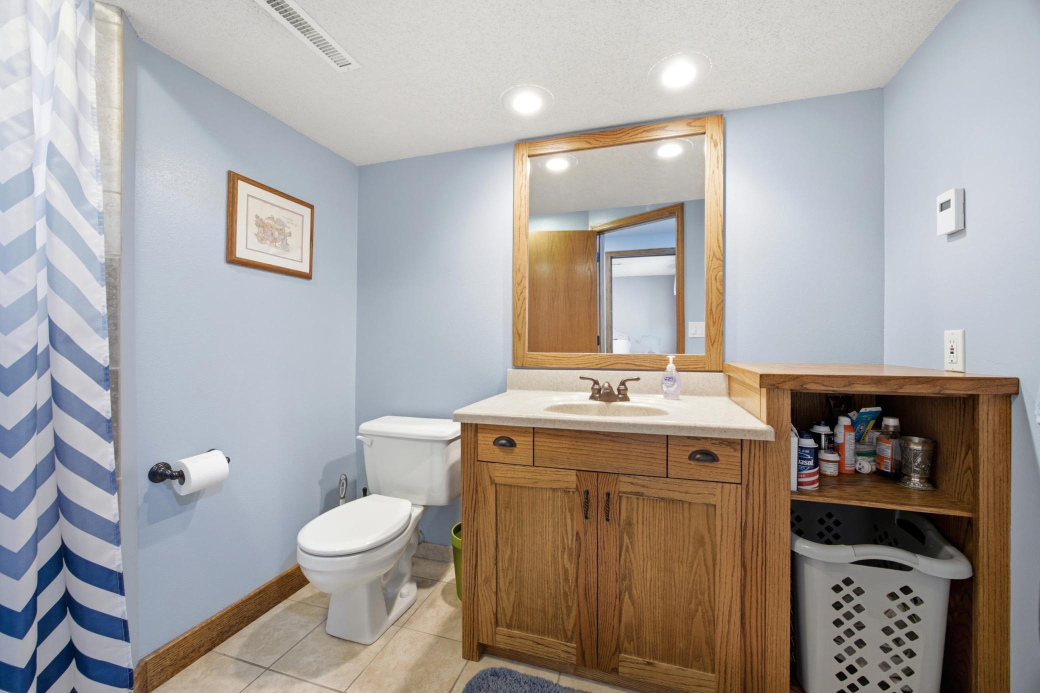 Full Bath (Lower Level) w/Tile Floors
