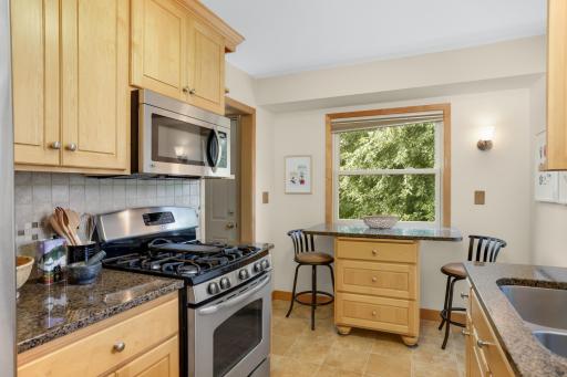 539 Frontenac Place, Saint Paul, MN 55104