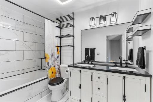 7811 Palmgren Avenue NE, Elk River, MN 55330
