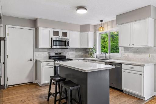 3990 Forest Court, Saint Bonifacius, MN 55375