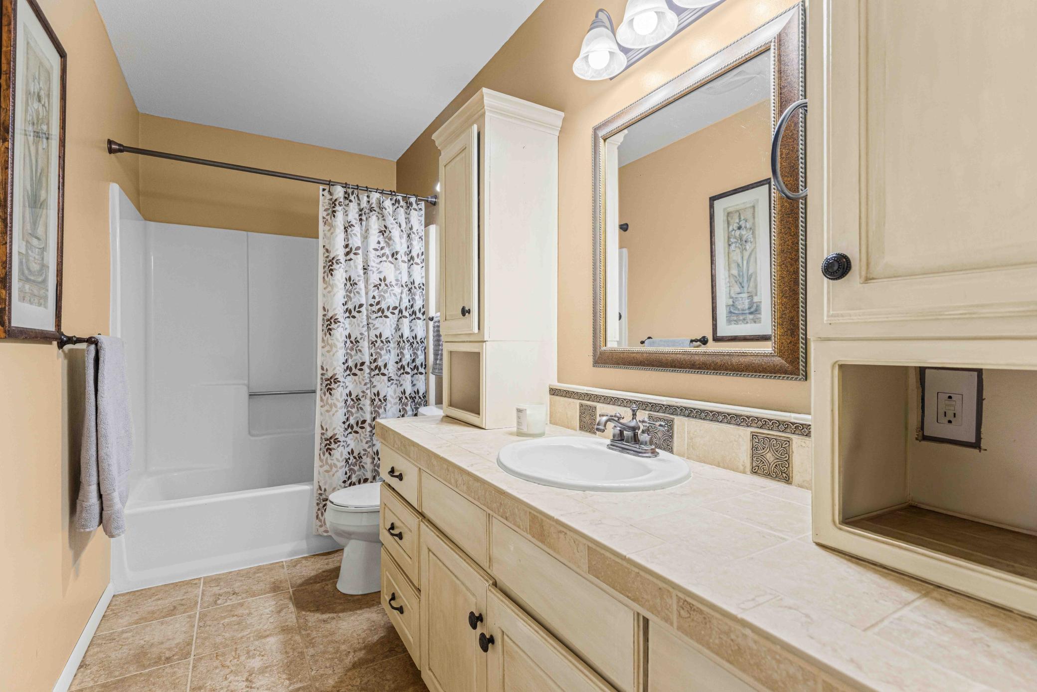 Full Bathroom