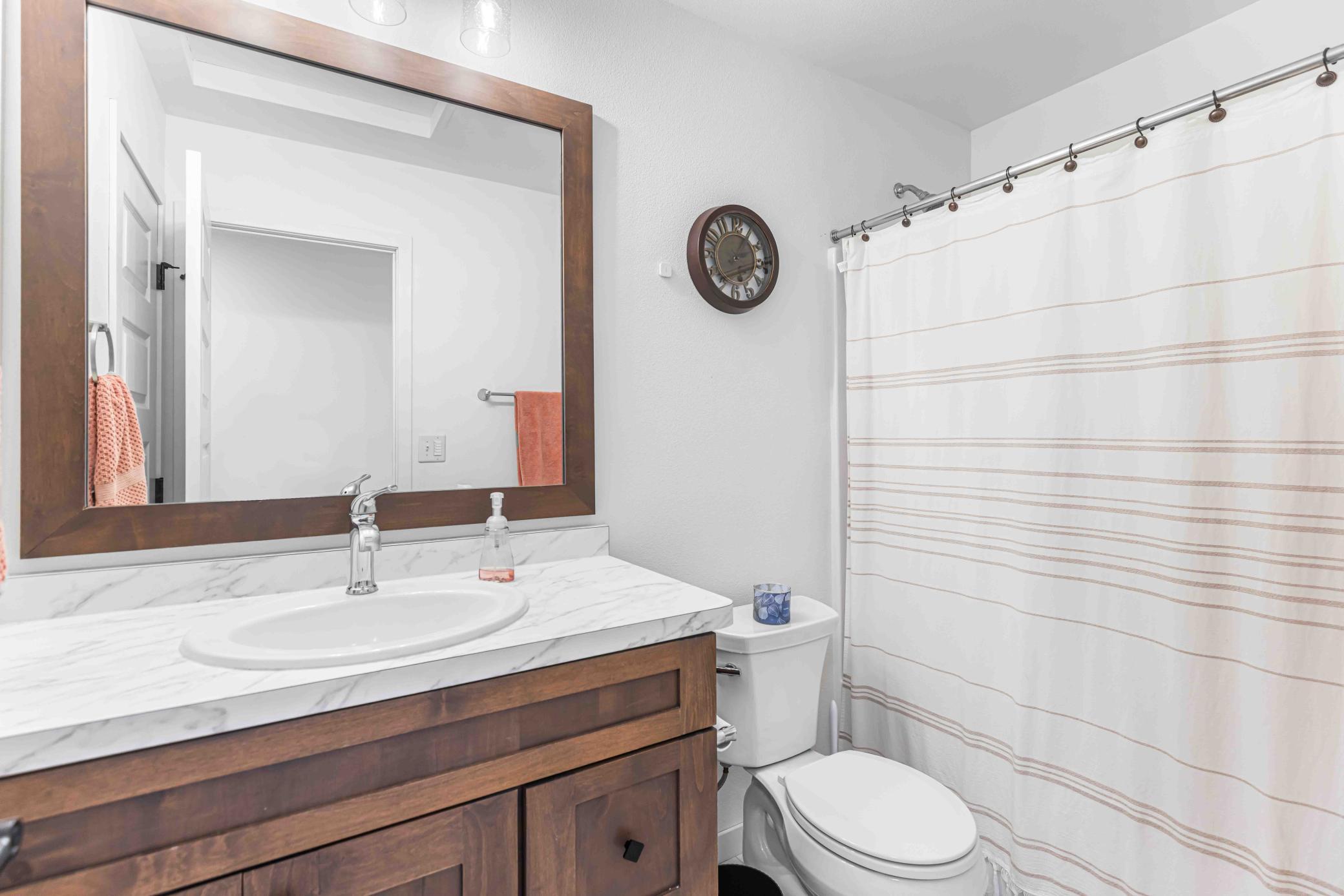 Full bath on 2nd floor