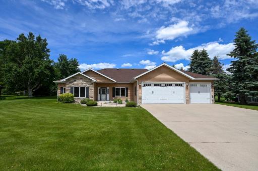750 Lake Forest Circle, Detroit Lakes, MN 56501