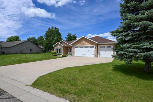 750 Lake Forest Circle, Detroit Lakes, MN 56501