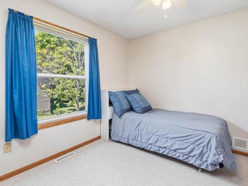 950 Oak Court, Waconia, MN 55387