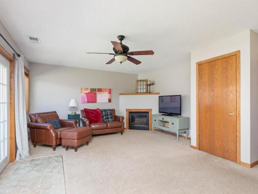 950 Oak Court, Waconia, MN 55387
