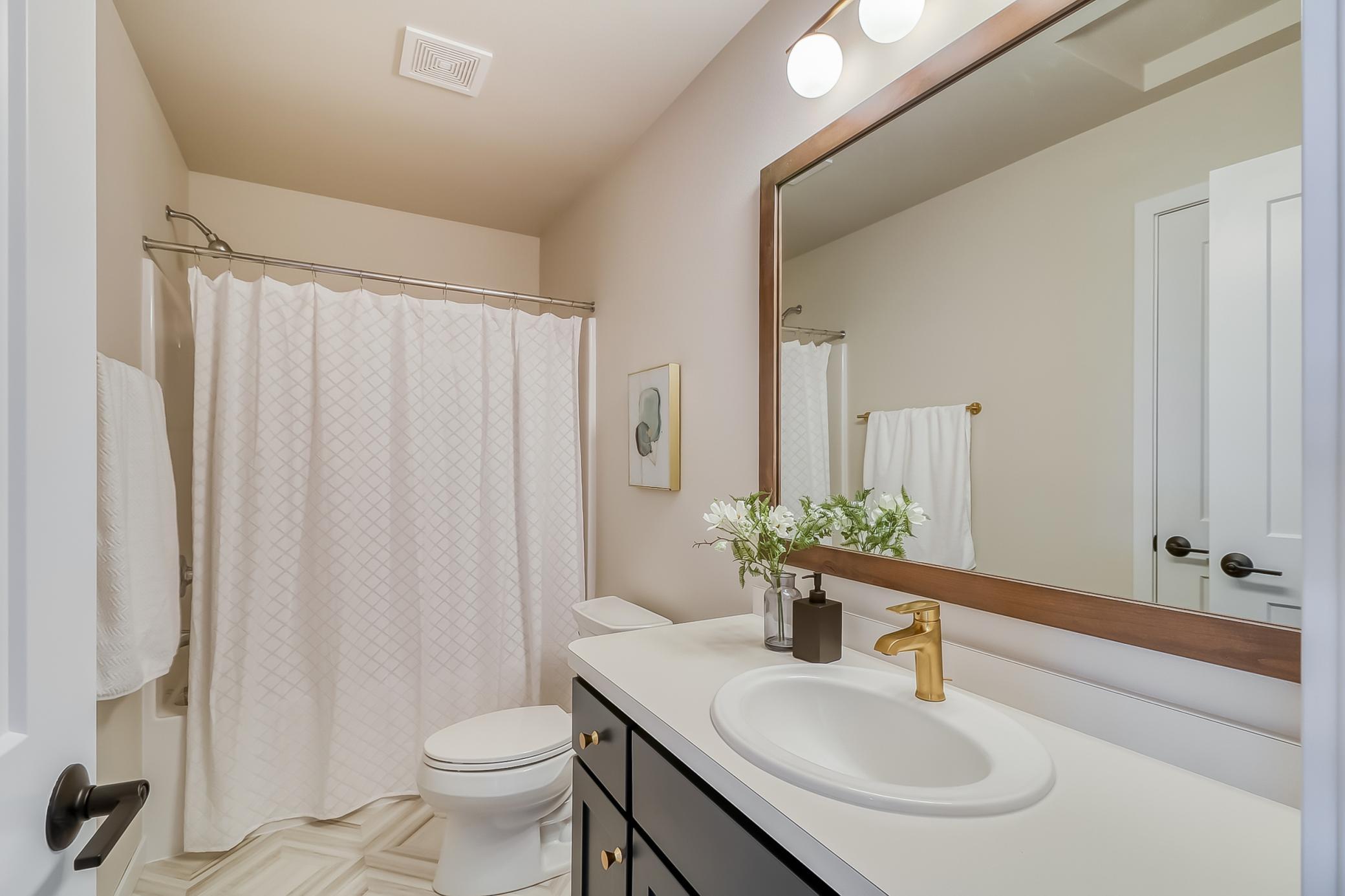 Bathroom1_1 (2).jpg