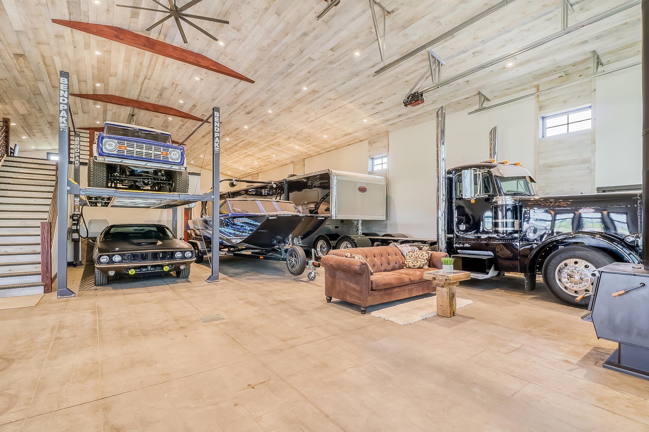 Shop - lift included!