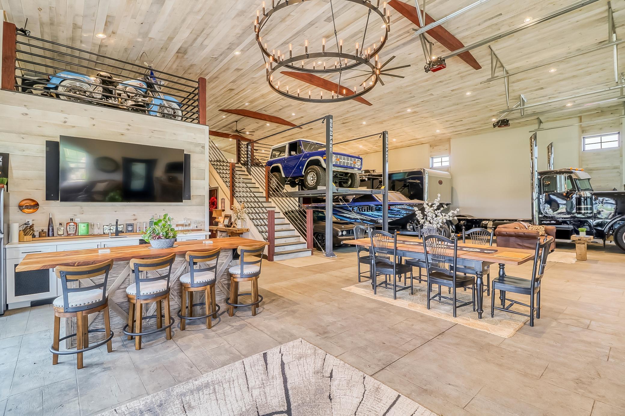 Shop Bar and extra dining space
