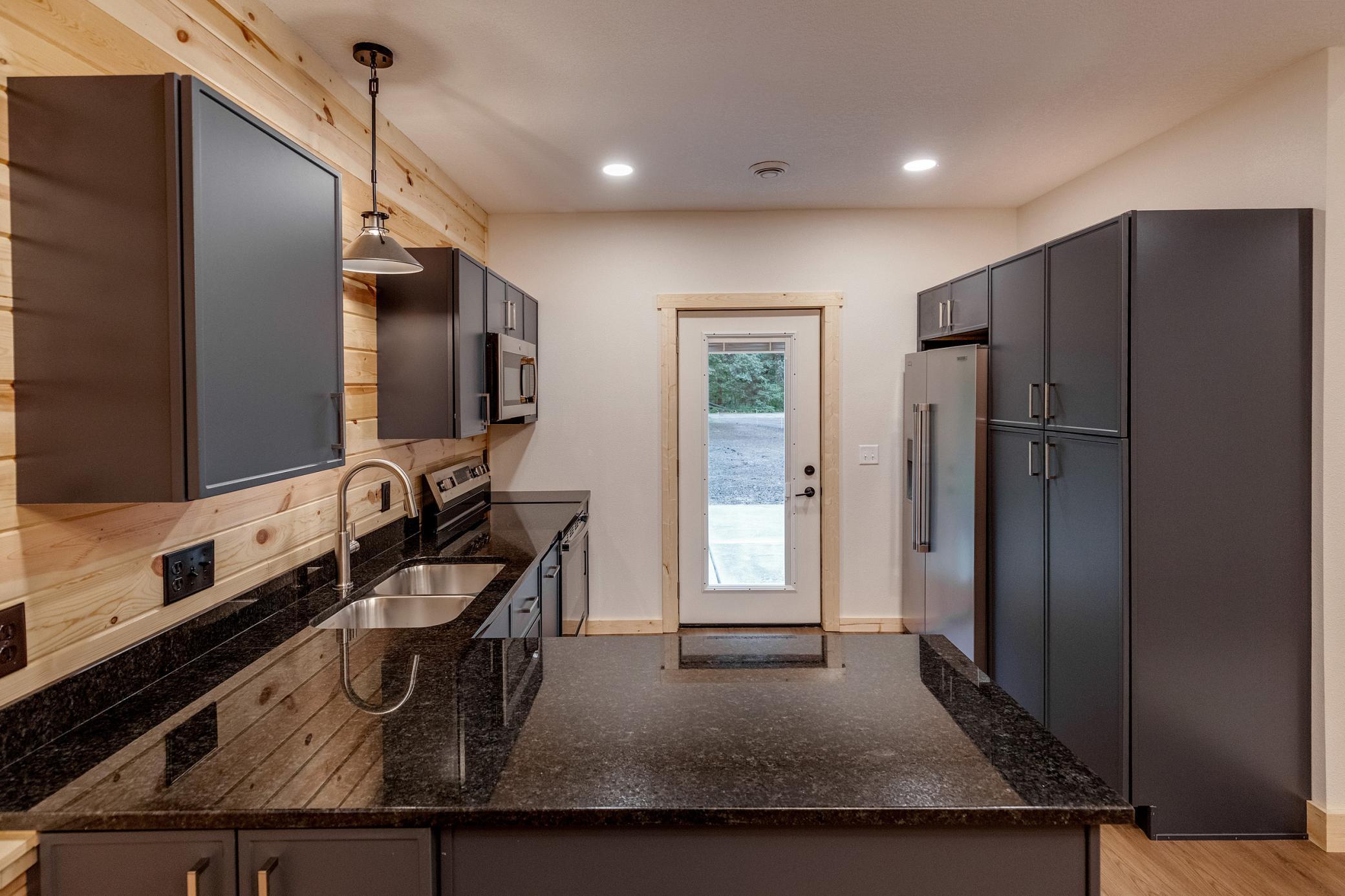 Gourmet Kitchen w/ SS Appliances
