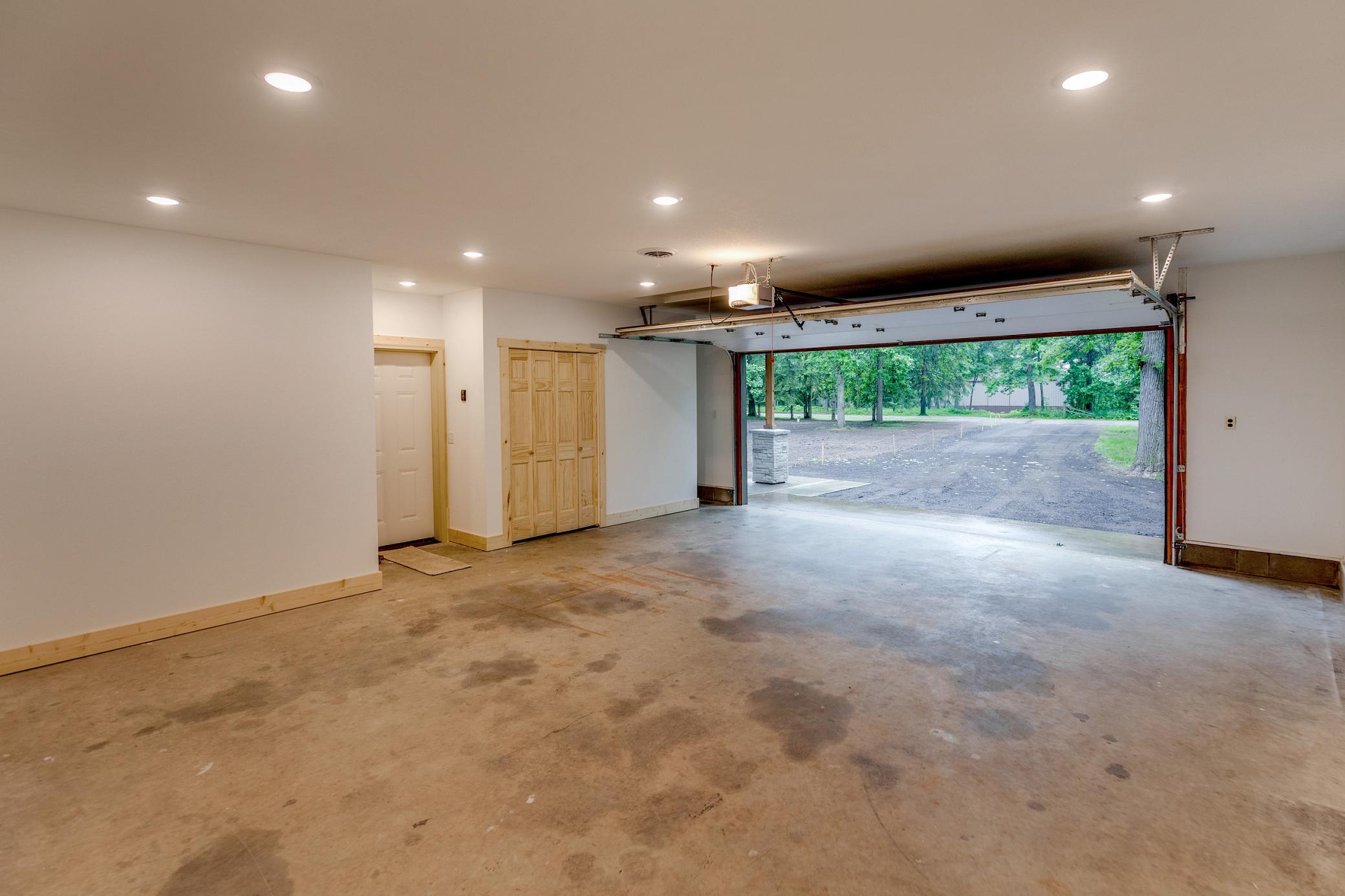 Garage - 2 Car Attached - Heated & Insulated