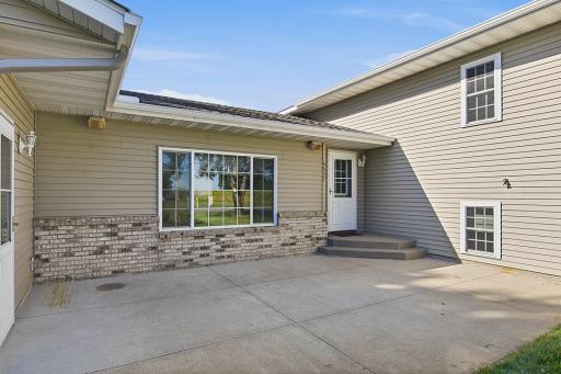 Large patio area - great entertaining spot!