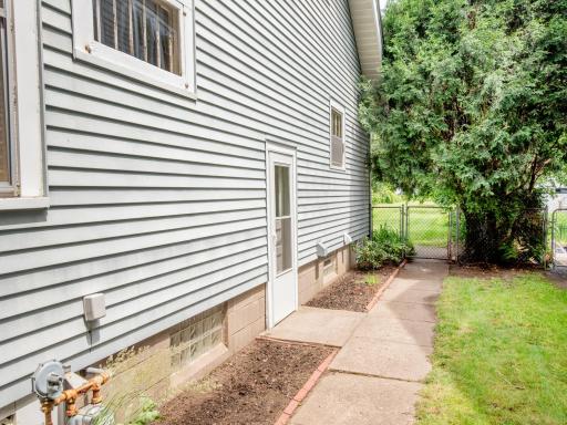 862 Holton Street, Saint Paul, MN 55104