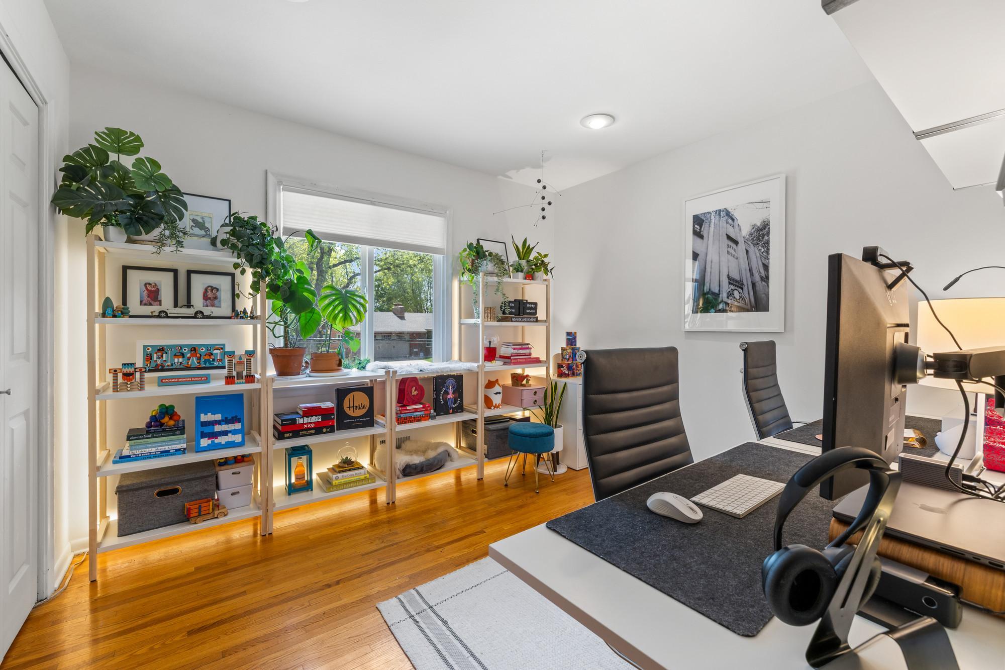 Upper Level Bedroom/Office