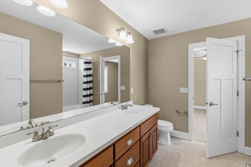 Jack and Jill bathroom for Bedrooms 3 and 4