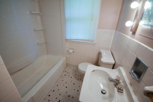 1013 9th Street NE, Rochester, MN 55906