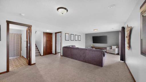 4621 Alan Lane NW, Rochester, MN 55901