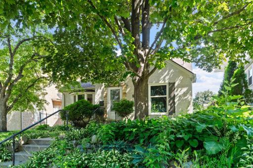 2081 Jefferson Avenue, Saint Paul, MN 55105