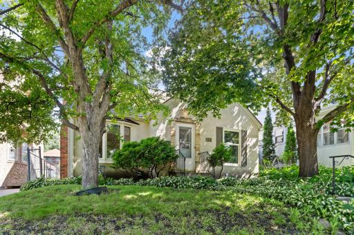 2081 Jefferson Avenue, Saint Paul, MN 55105