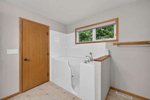 315 Maust Way, Horace, ND 58047