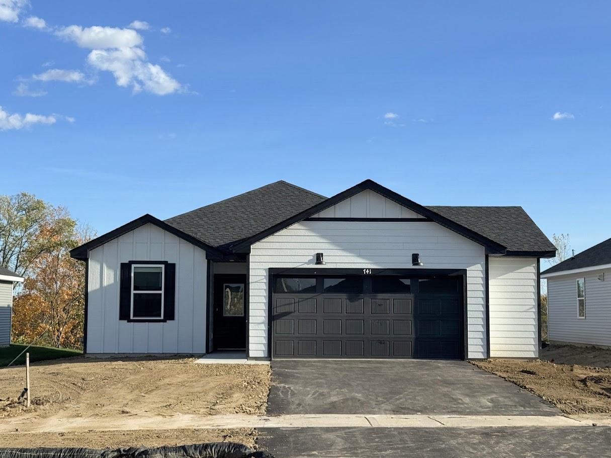 Welcome to 741 Vista Ct! (Photo is of the actual home.)