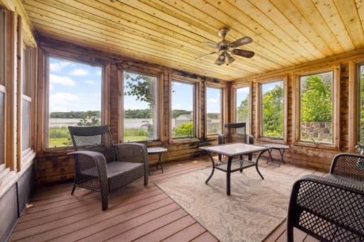 640 Highway 96 W, Shoreview, MN 55126