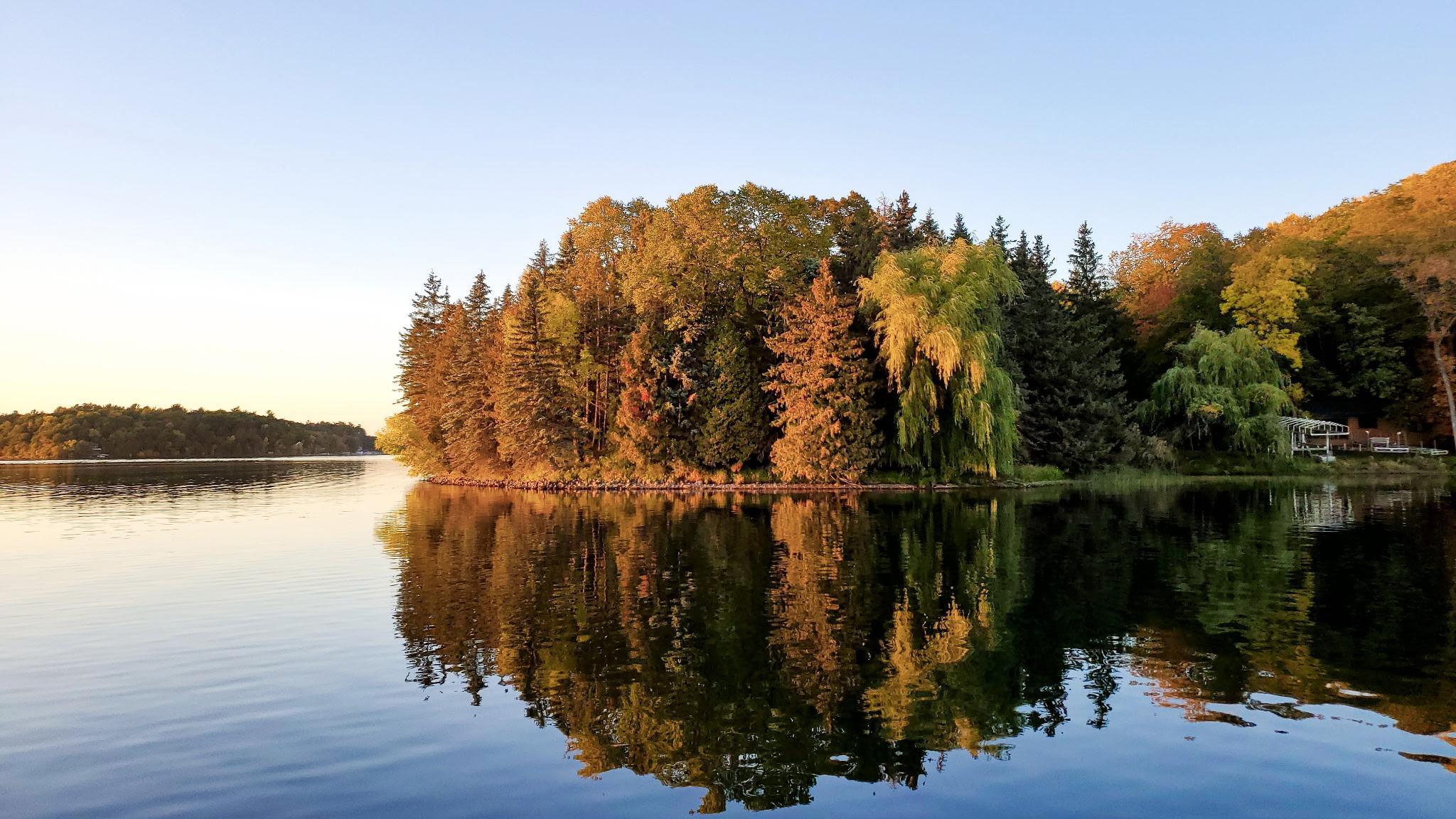 Fall colors are stunning on this lake!