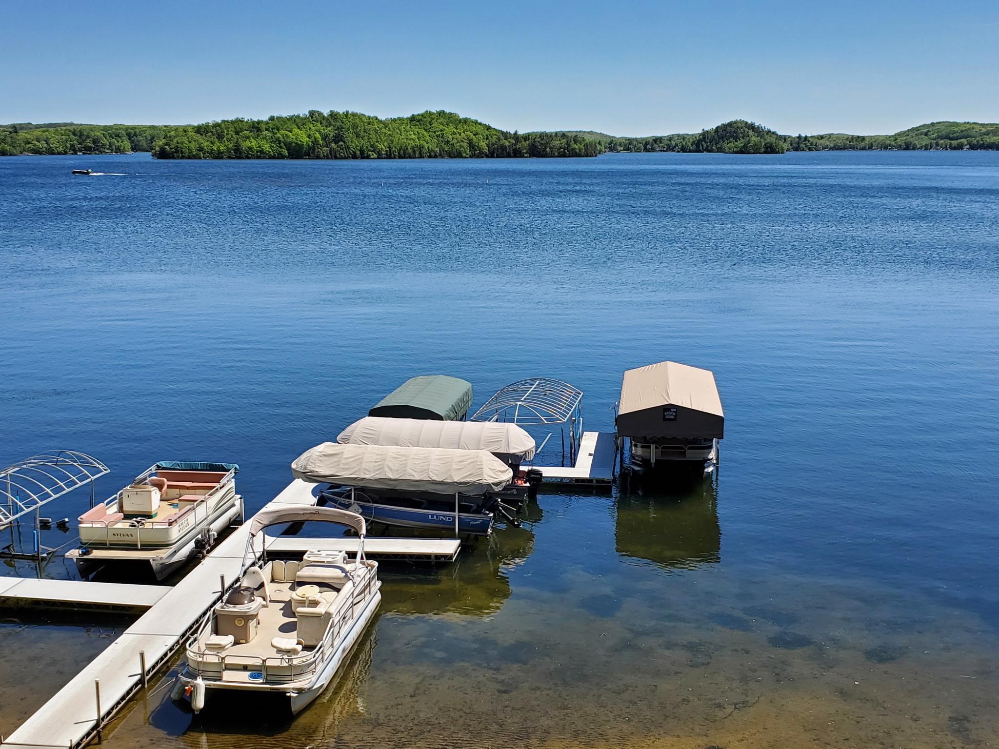 Dock space, BOAT LIFT & PONTOON INCLUDED!