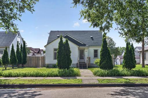 4823 Girard Avenue N, Minneapolis, MN 55430