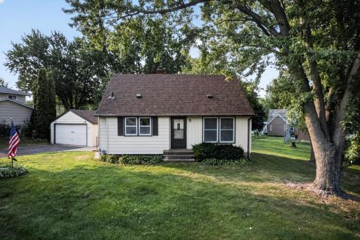 1220 Frisbie Avenue, Saint Paul, MN 55109