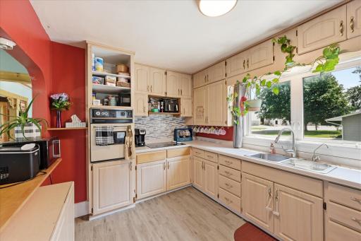 Lots of light here with large south-facing windows. Newer cooktop range. Tons of cabinet space!