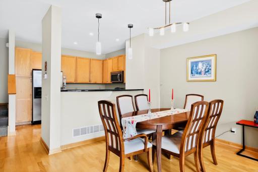 8138 Oakview Circle N, Osseo, MN 55369