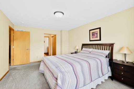 8138 Oakview Circle N, Osseo, MN 55369