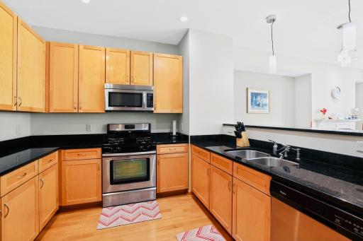 8138 Oakview Circle N, Osseo, MN 55369