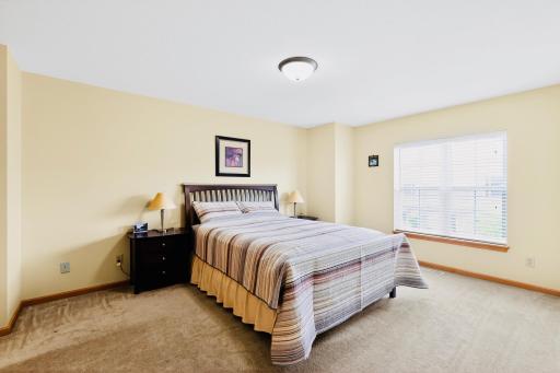 8138 Oakview Circle N, Osseo, MN 55369