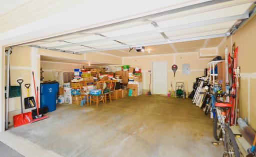 8138 Oakview Circle N, Osseo, MN 55369