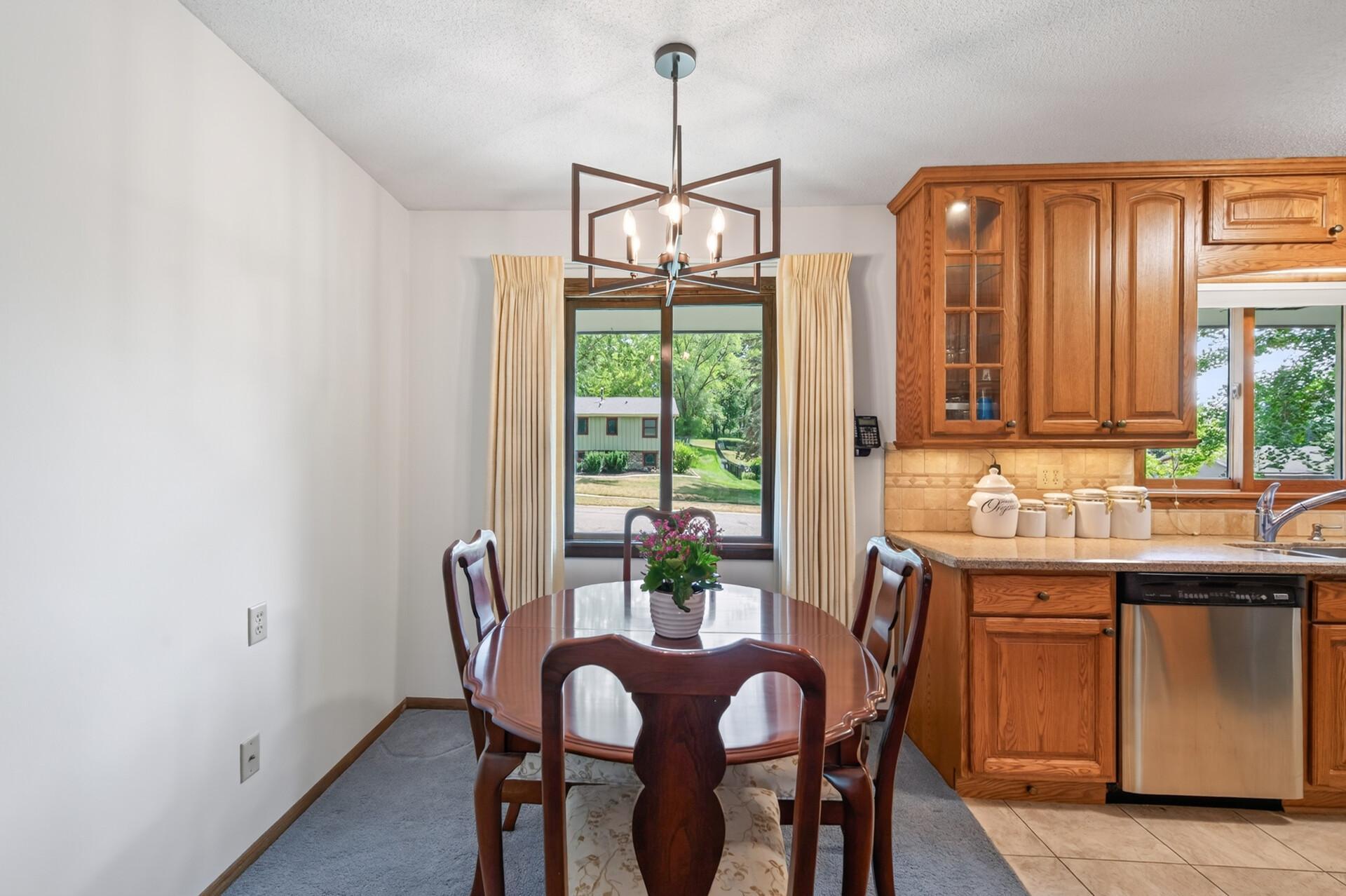 Casual or formal dining