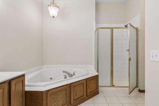 10356 Lancaster Lane, Woodbury, MN 55129