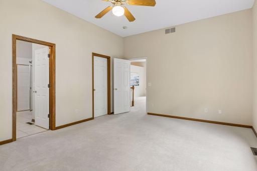 10356 Lancaster Lane, Woodbury, MN 55129