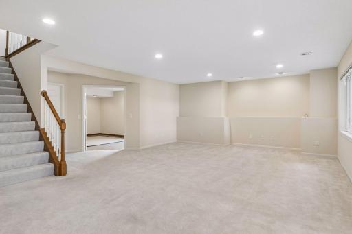 10356 Lancaster Lane, Woodbury, MN 55129