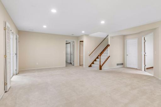 10356 Lancaster Lane, Woodbury, MN 55129