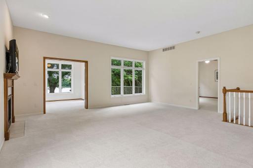 10356 Lancaster Lane, Woodbury, MN 55129